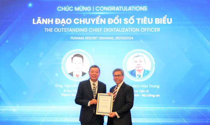 Đại tá, Tiến sĩ Quách Hữu Trung được vinh danh là Lãnh đạo Chuyển đổi số tiêu biểu năm 2024